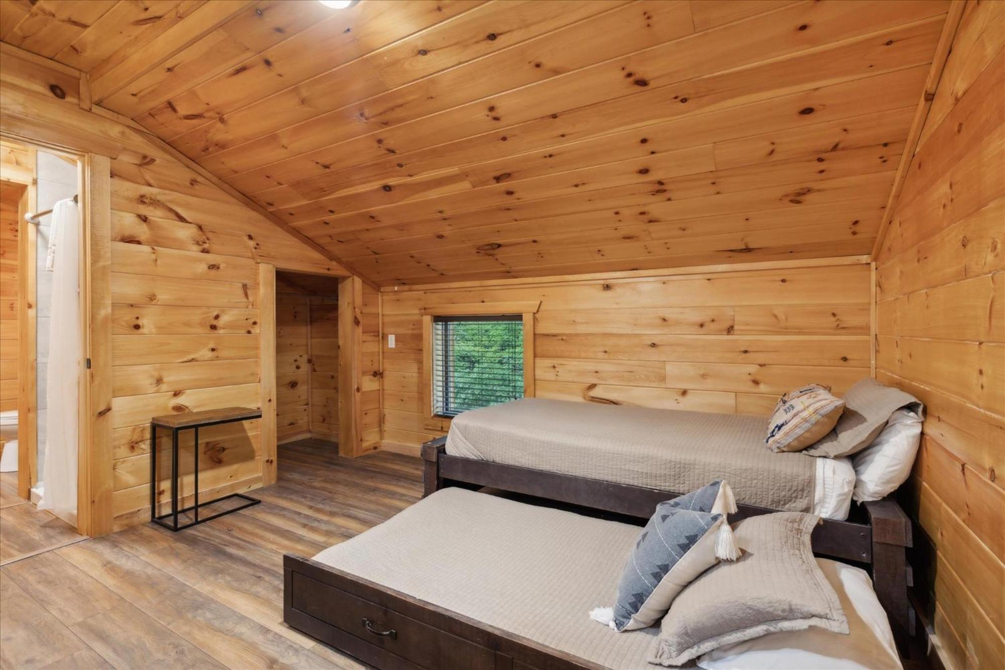 Hot Tub Fire Pit Game Room Theater Easy Access Sleeps 12 - Black Bear Lodge Pigeon Forge Eksteriør billede