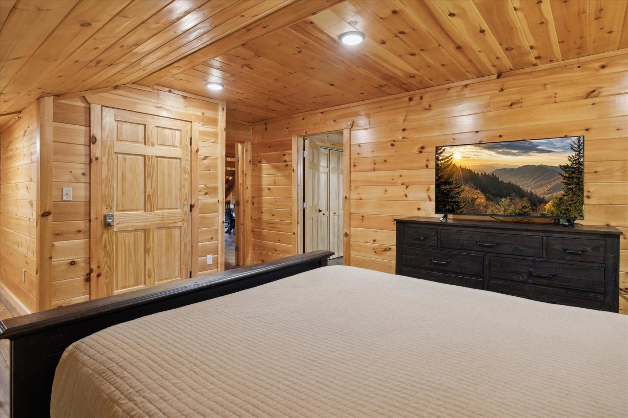 Hot Tub Fire Pit Game Room Theater Easy Access Sleeps 12 - Black Bear Lodge Pigeon Forge Eksteriør billede