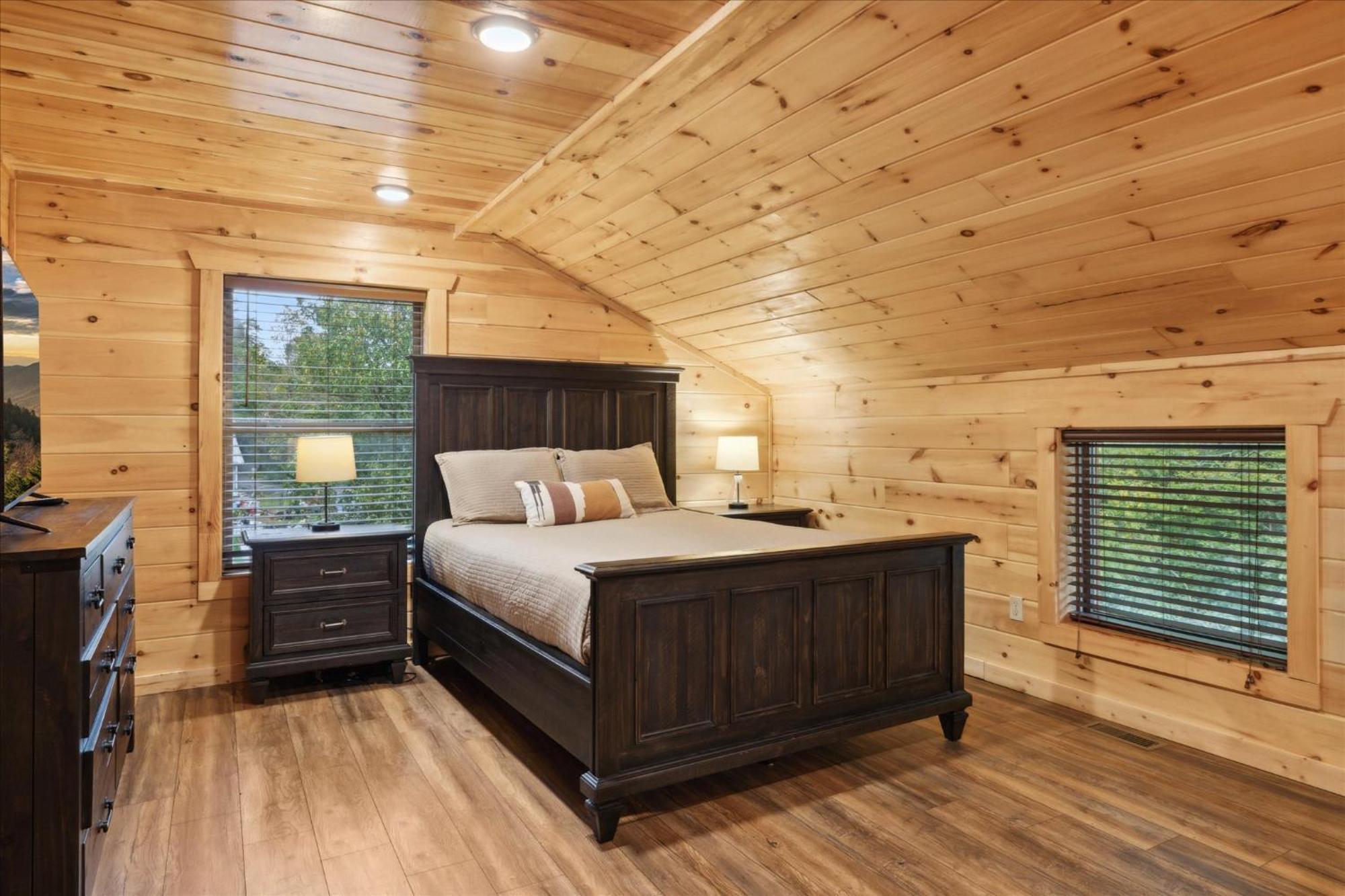 Hot Tub Fire Pit Game Room Theater Easy Access Sleeps 12 - Black Bear Lodge Pigeon Forge Eksteriør billede