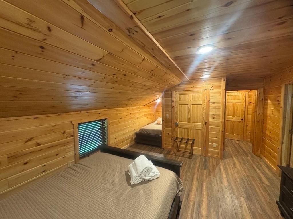 Hot Tub Fire Pit Game Room Theater Easy Access Sleeps 12 - Black Bear Lodge Pigeon Forge Eksteriør billede