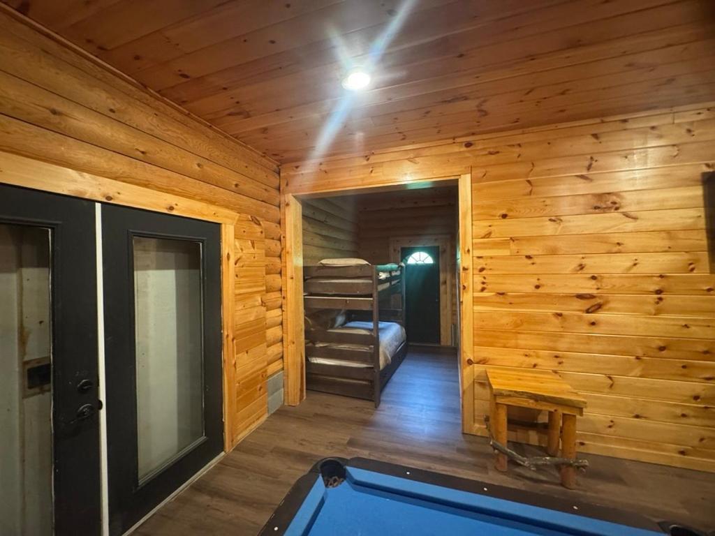 Hot Tub Fire Pit Game Room Theater Easy Access Sleeps 12 - Black Bear Lodge Pigeon Forge Eksteriør billede